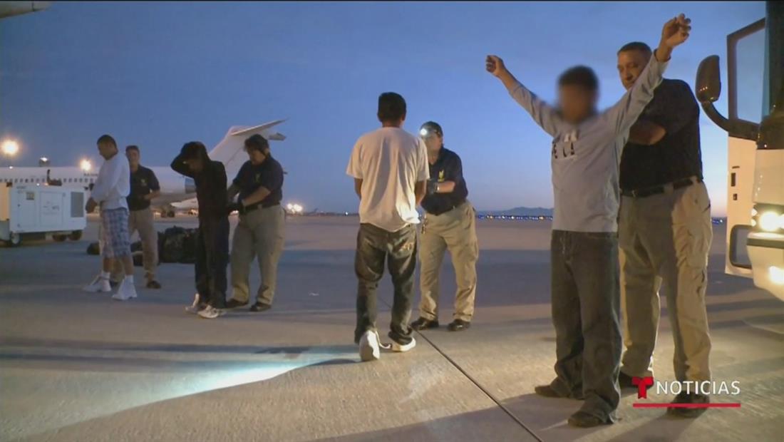 ICE anuncia la cifra de deportaciones que espera realizar hasta el 2024 ICE anuncia la cifra de deportaciones que espera realizar hasta el 2024