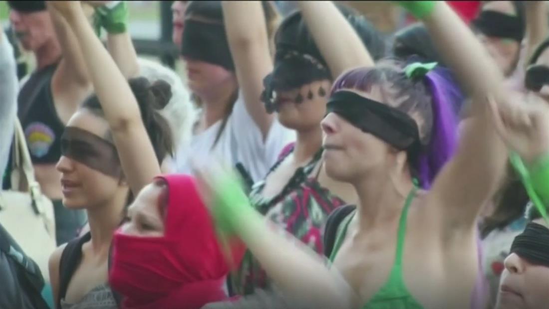 Trabajadoras de limpieza se unen al grito de 'Un violador en tu camino' contra la violencia de género Trabajadoras de limpieza se unen al grito de 'Un violador en tu camino' contra la violencia de género