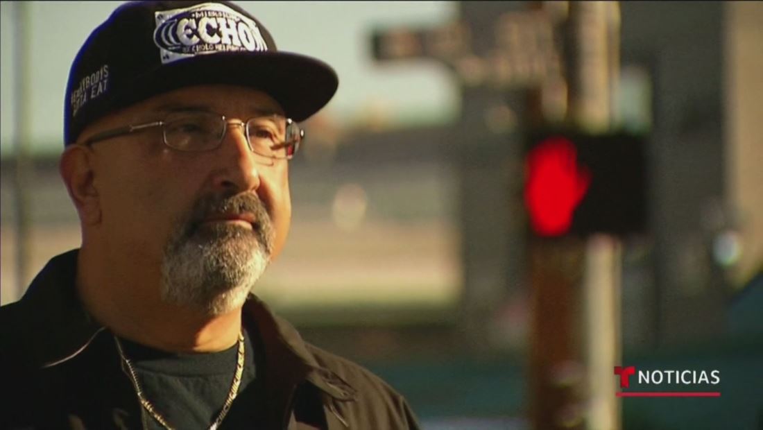 Expandillero ayuda a los más necesitados en Los Ángeles Expandillero ayuda a los más necesitados en Los Ángeles