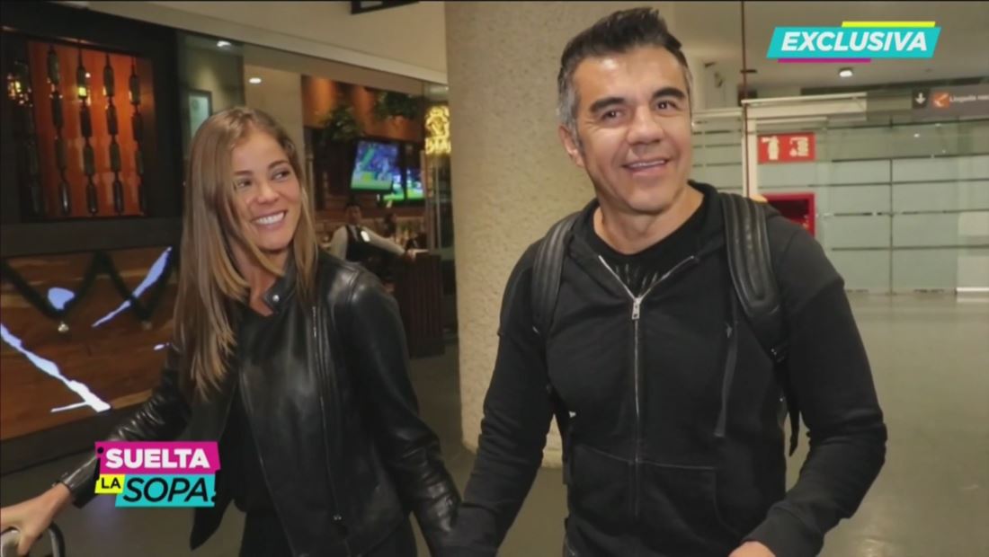 Adrián Uribe enamorado de una chica 19 años menor que él Adrián Uribe enamorado de una chica 19 años menor que él