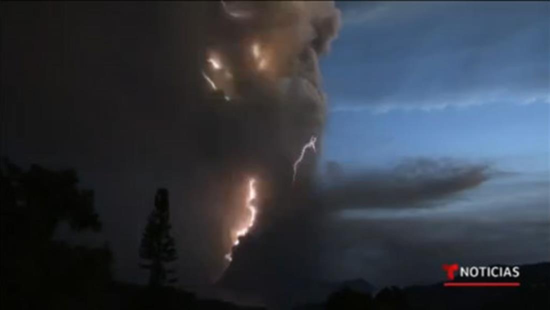 Evacuaciones masivas y cierre de aeropuerto: volcán Taal amenaza con una peligrosa erupción en Filipinas Evacuaciones masivas y cierre de aeropuerto: volcán Taal amenaza con una peligrosa erupción en Filipinas