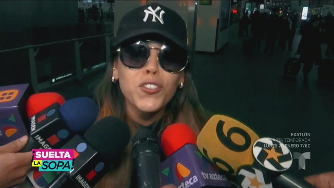 ¡Acorralan a Danna Paola en pleno aeropuerto y se arma tremendo caos! ¡Acorralan a Danna Paola en pleno aeropuerto y se arma tremendo caos!