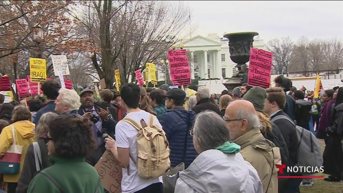 Ola de manifestantes salen a las calles de Nueva York y Washington DC para protestar la decisión de eliminar a Soleimani Ola de manifestantes salen a las calles de Nueva York y Washington DC para protestar la decisión de eliminar a Soleimani