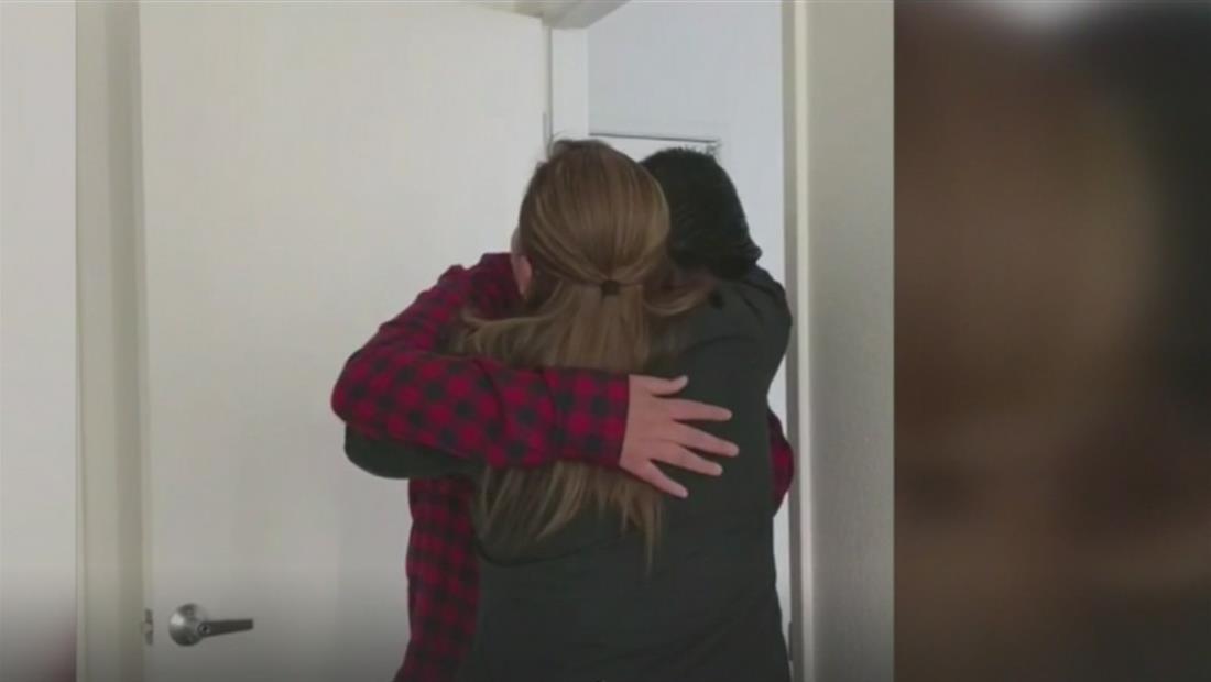 Familia de California logra mudarse a un apartamento después de siete años viviendo en un garaje Familia de California logra mudarse a un apartamento después de siete años viviendo en un garaje