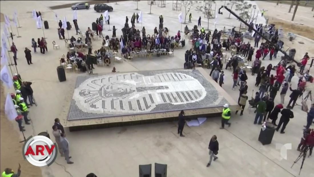 Gigantesco Mosaico egipcio establece un Récord Guinness Gigantesco Mosaico egipcio establece un Récord Guinness