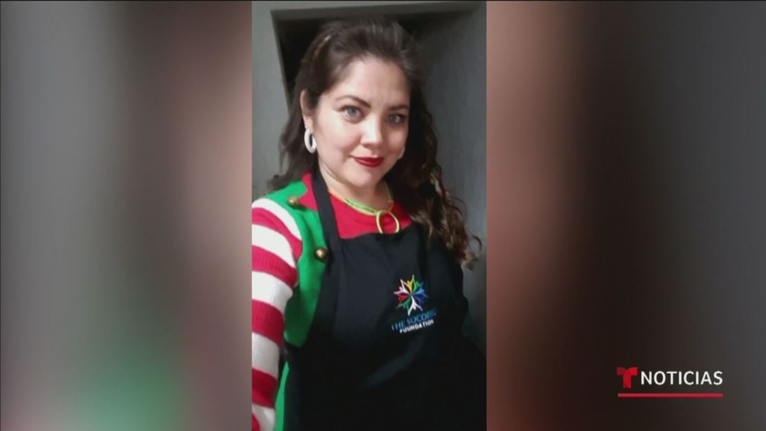Encarcelada por cruzar la frontera para entregar regalos de navidad a niños migrantes Encarcelada por cruzar la frontera para entregar regalos de navidad a niños migrantes