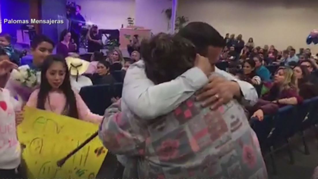 Reencontrarse con los seres queridos es el mejor regalo de Navidad, pero no todos tienen esa suerte Reencontrarse con los seres queridos es el mejor regalo de Navidad, pero no todos tienen esa suerte