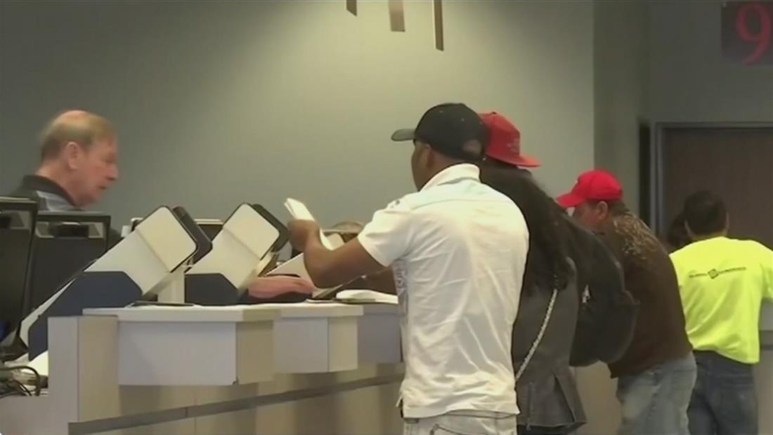 Miles de indocumentados en NY podrán sacar su licencia de conducir a partir de hoy Miles de indocumentados en NY podrán sacar su licencia de conducir a partir de hoy
