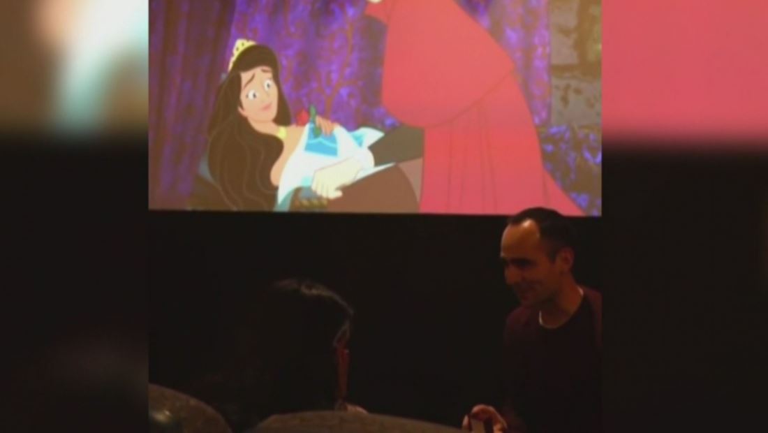 La original propuesta de matrimonio al estilo de 'Disney' que se hizo viral La original propuesta de matrimonio al estilo de 'Disney' que se hizo viral