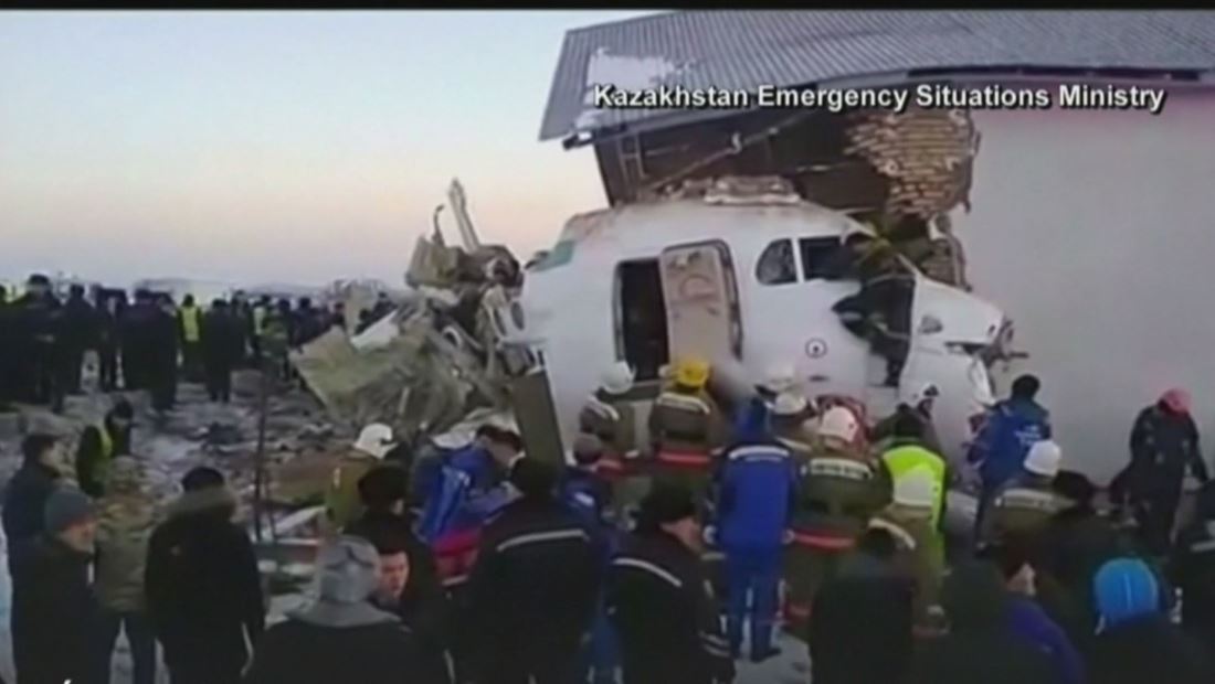 " Tragedia aérea en Kazajistán deja 12 personas muertas y 44 heridos" " Tragedia aérea en Kazajistán deja 12 personas muertas y 44 heridos"