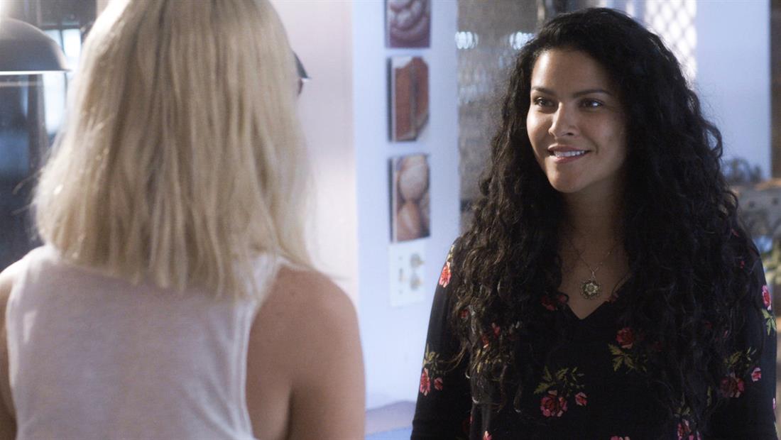 Eliza confirma sus sospechas Eliza confirma sus sospechas