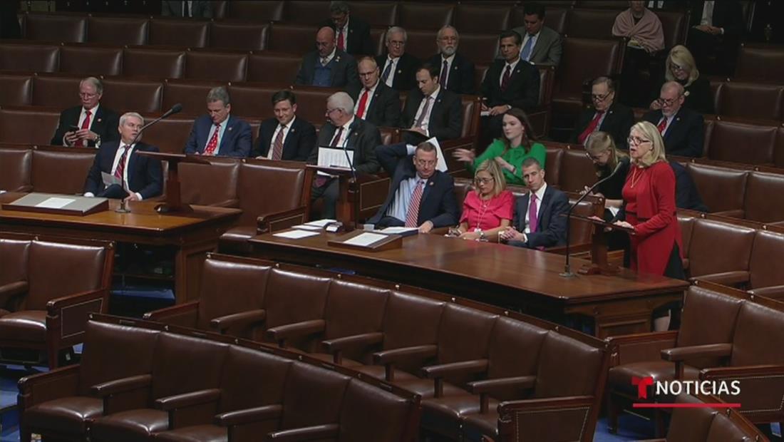 Continúa la histórica votación para decidir el 'impeachment' contra Donald Trump Continúa la histórica votación para decidir el 'impeachment' contra Donald Trump