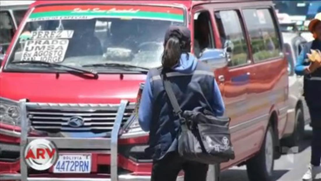 Vendedoras ambulantes aseguran que les quieren comprar a sus hijas Vendedoras ambulantes aseguran que les quieren comprar a sus hijas
