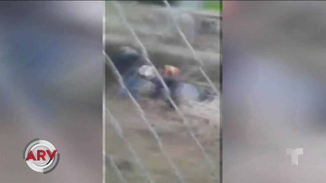 Mujeres viven dramático rescate mientras se hundían atrapadas en una camioneta Mujeres viven dramático rescate mientras se hundían atrapadas en una camioneta