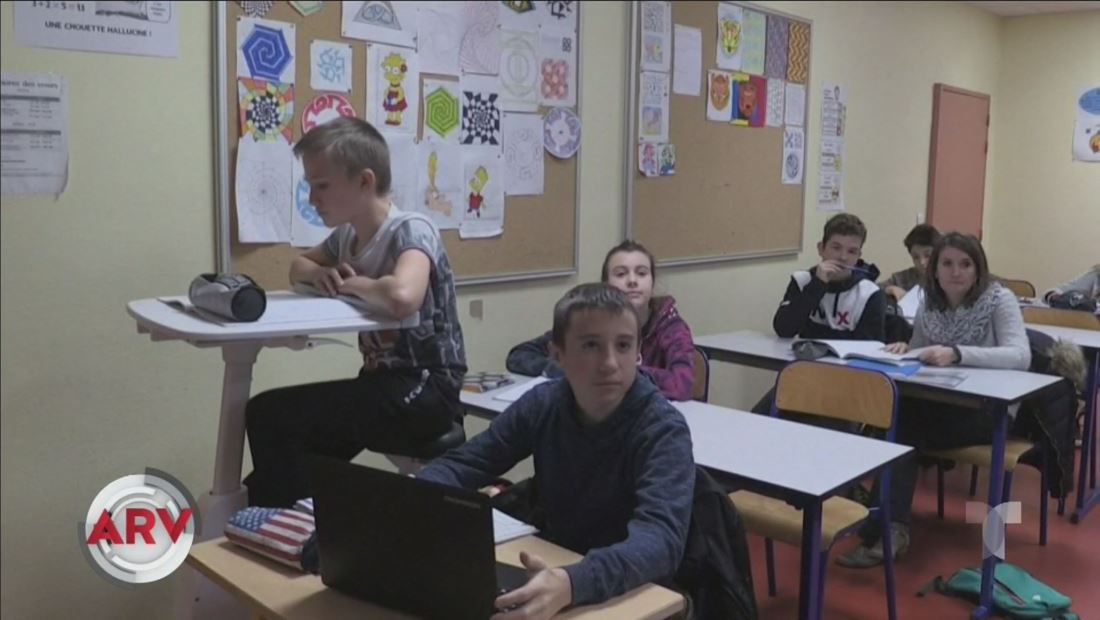 Escritorios con pedales, una nueva modalidad pedagógica en Francia Escritorios con pedales, una nueva modalidad pedagógica en Francia