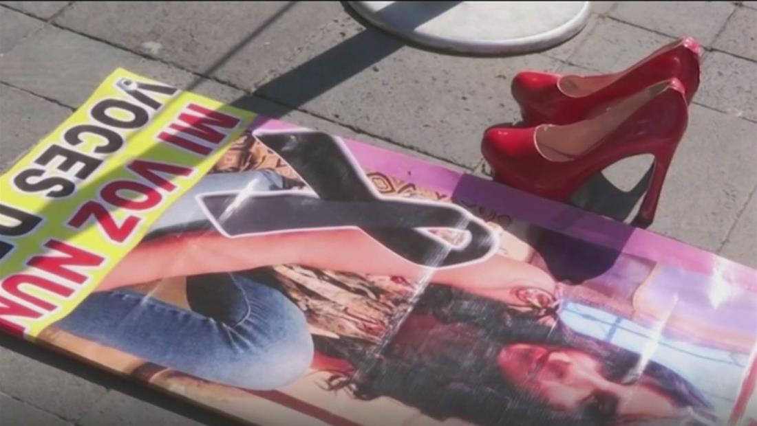 Cientos y cientos de zapatos rojos: así es la nueva protesta en México contra los feminicidios Cientos y cientos de zapatos rojos: así es la nueva protesta en México contra los feminicidios