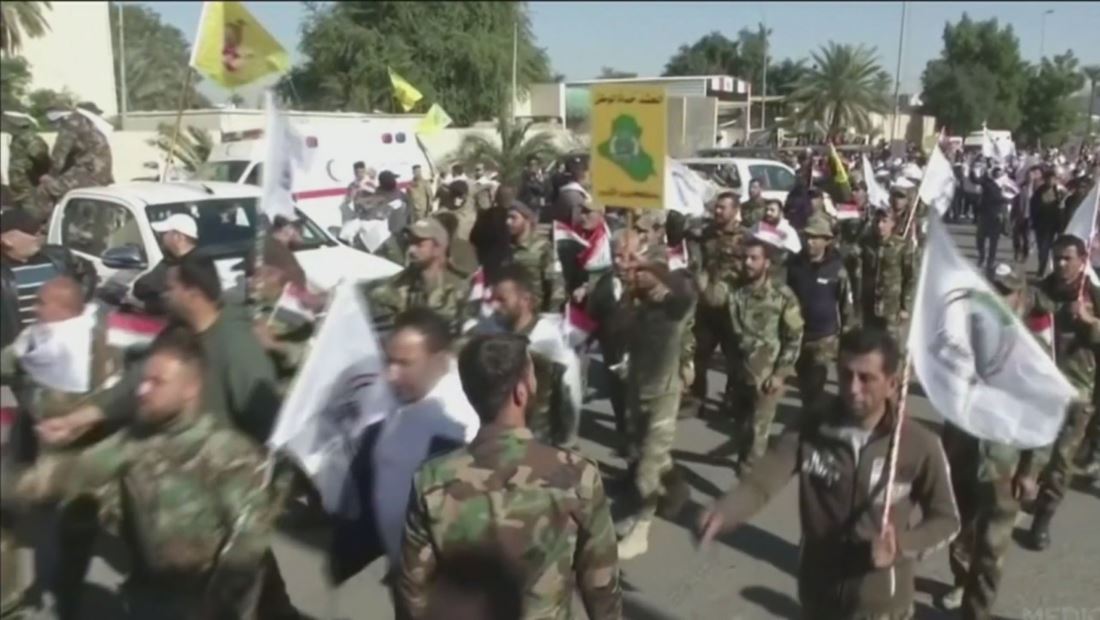 Manifestantes irrumpen en la embajada de EE. UU. en Irak Manifestantes irrumpen en la embajada de EE. UU. en Irak