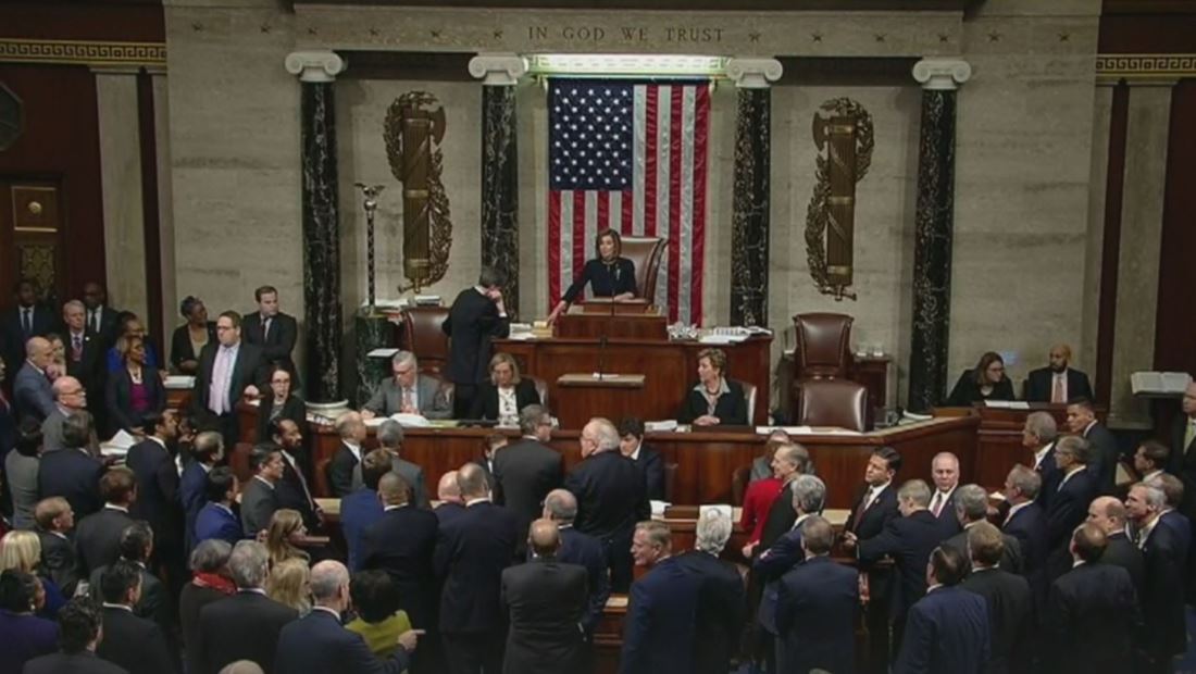 Nancy Pelosi se niega a enviar investigación de juicio político al Senado. Los republicanos reaccionan Nancy Pelosi se niega a enviar investigación de juicio político al Senado. Los republicanos reaccionan