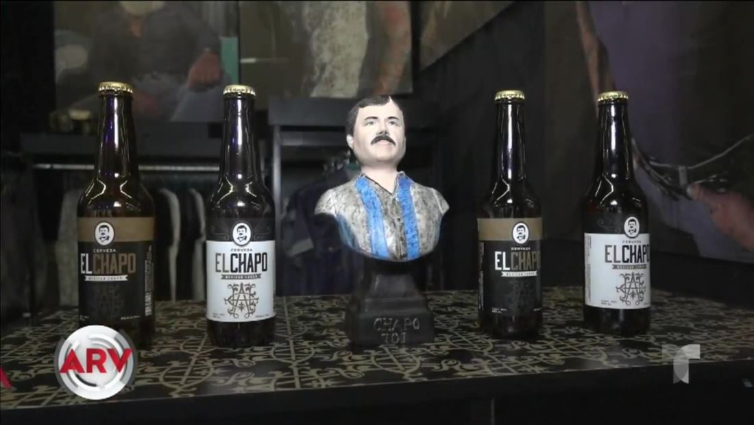 El Chapo Guzmán: Exhiben botellas de cervezas con su imagen El Chapo Guzmán: Exhiben botellas de cervezas con su imagen