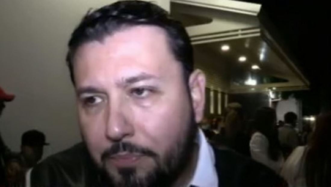 Acompañan a Roberto Tapia a rezar por su madre y logran lo inimaginable Acompañan a Roberto Tapia a rezar por su madre y logran lo inimaginable