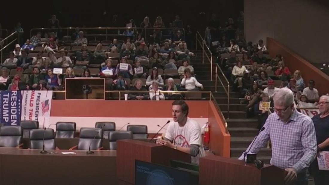 Inmigrantes de California triunfan con 'ley santuario' y Huntington Beach deberá respetar la decisión Inmigrantes de California triunfan con 'ley santuario' y Huntington Beach deberá respetar la decisión