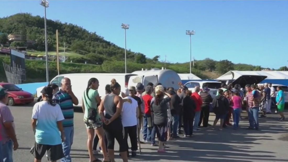 Puertorriqueños se desbordan con ayudas por terremotos en la isla Puertorriqueños se desbordan con ayudas por terremotos en la isla