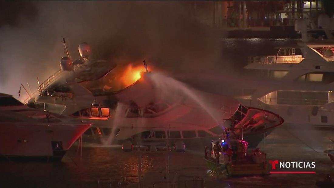 Voraz incendio consume el lujoso yate de Marc Anthony valorado en 7 millones de dólares Voraz incendio consume el lujoso yate de Marc Anthony valorado en 7 millones de dólares