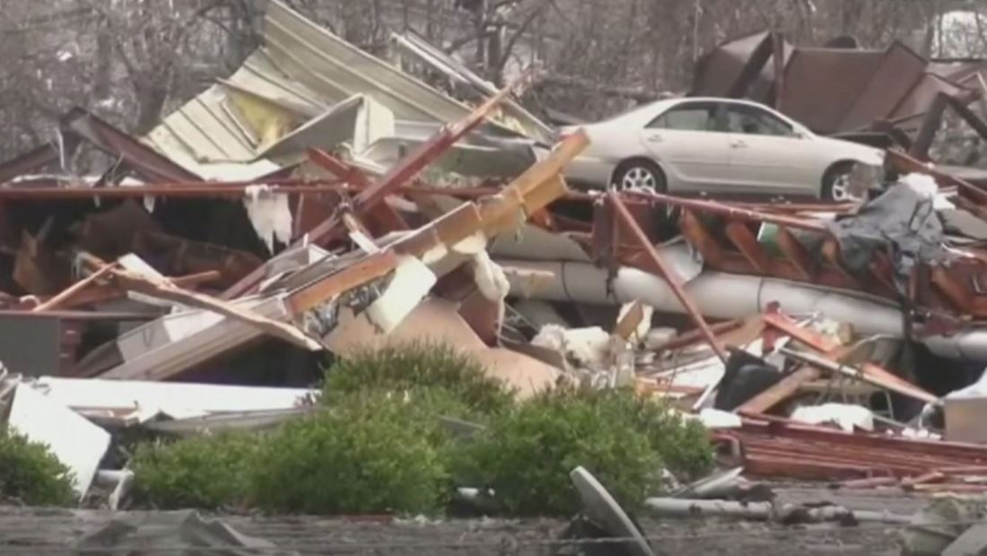 Caos y muertes: Más de 20 tornados dejan graves destrucciones en Alabama, Mississippi y Luisiana Caos y muertes: Más de 20 tornados dejan graves destrucciones en Alabama, Mississippi y Luisiana