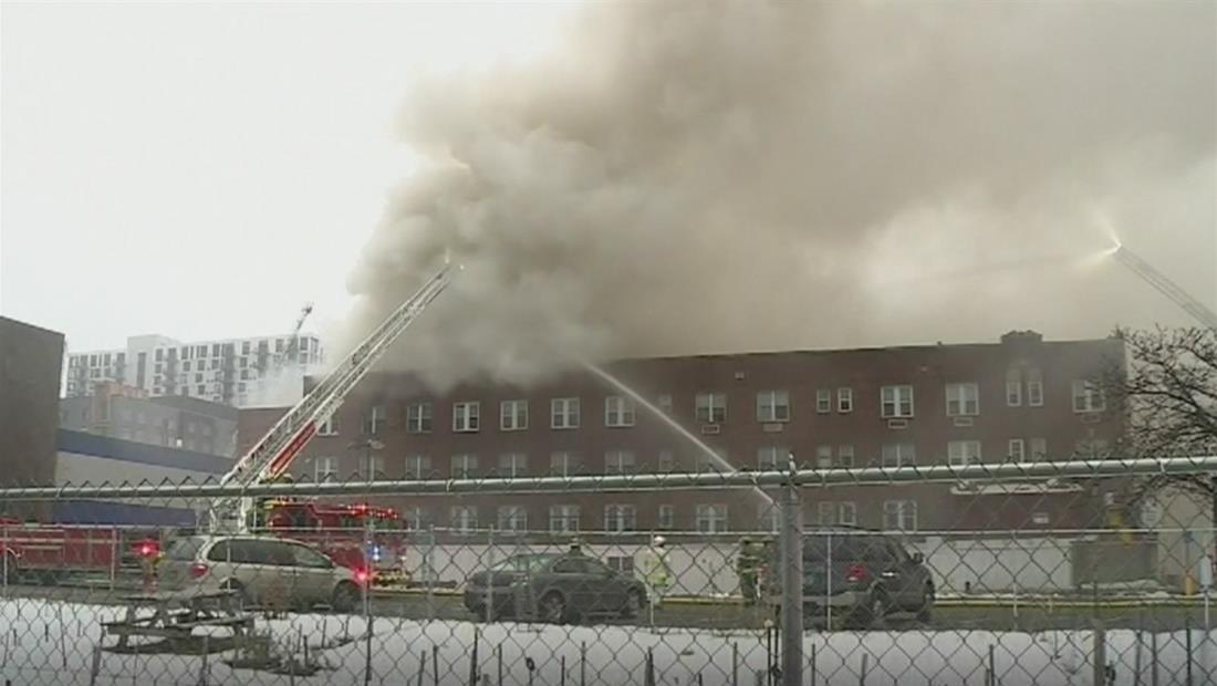 Un incendio deja casi 200 personas sin techo el día de Navidad, incluidos 100 niños Un incendio deja casi 200 personas sin techo el día de Navidad, incluidos 100 niños