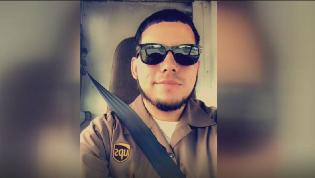 Entierran a Frank Ordoñez, conductor de UPS que perdió la vida tras ser obligado a participar en una persecución policial Entierran a Frank Ordoñez, conductor de UPS que perdió la vida tras ser obligado a participar en una persecución policial