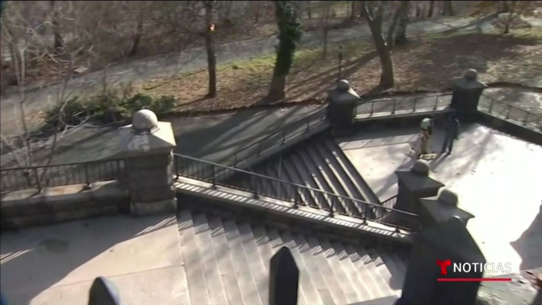 Adolescente de 13 años es el principal sospechoso de asesinar a una universitaria en Nueva York Adolescente de 13 años es el principal sospechoso de asesinar a una universitaria en Nueva York