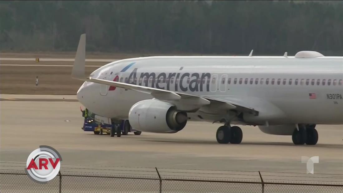Desvían avión por pasajero fuera de control que trató de entrar a cabina del piloto Desvían avión por pasajero fuera de control que trató de entrar a cabina del piloto