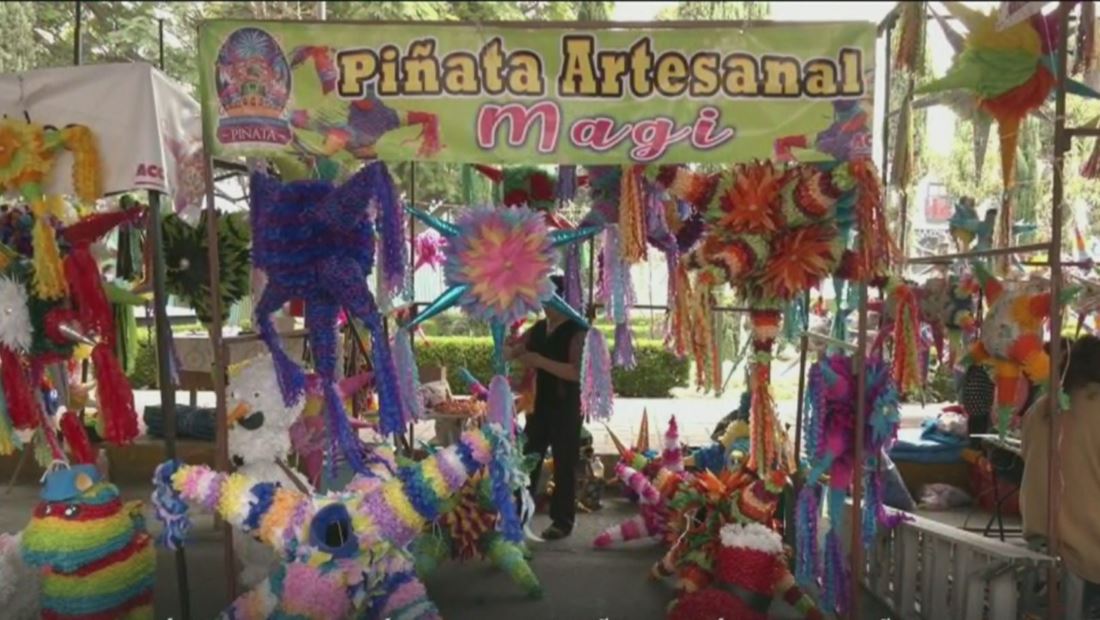 La piñata navideña de 7 picos proviene de una vieja tradición de artesanía en México La piñata navideña de 7 picos proviene de una vieja tradición de artesanía en México