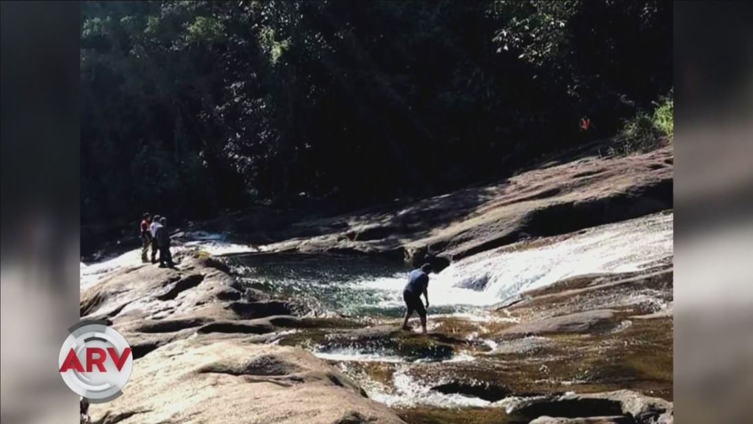 Una mujer decidió tomarse una foto que le costó la vida Una mujer decidió tomarse una foto que le costó la vida