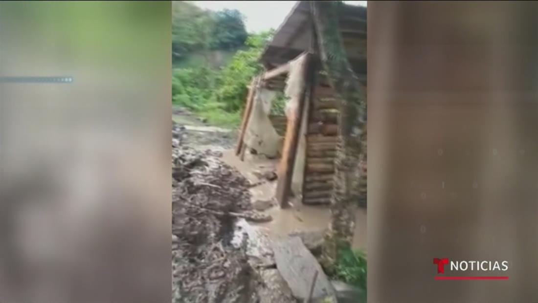 " Desbordamiento de quebrada en Colombia deja al menos siete muertos y varios desaparecidos" " Desbordamiento de quebrada en Colombia deja al menos siete muertos y varios desaparecidos"