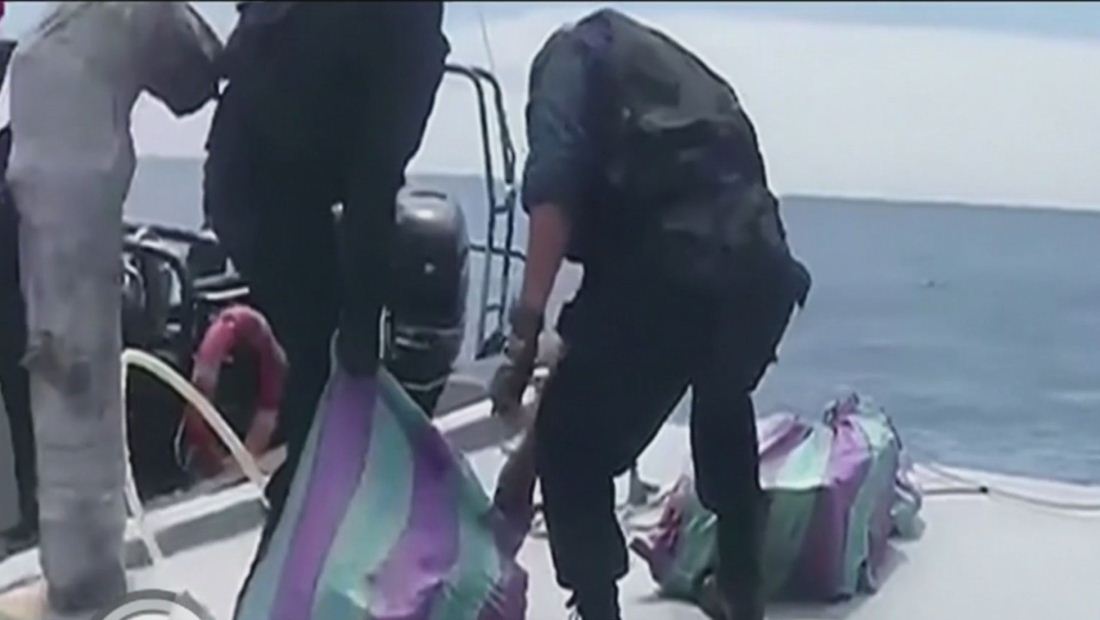 Guardia Costera intercepta un submarino con toneladas de cocaína Guardia Costera intercepta un submarino con toneladas de cocaína