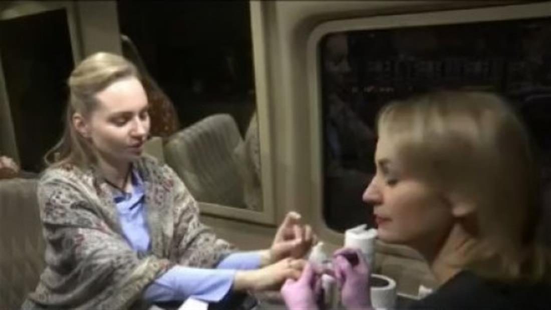 Un taxi también funciona como salón de belleza y causa furor Un taxi también funciona como salón de belleza y causa furor