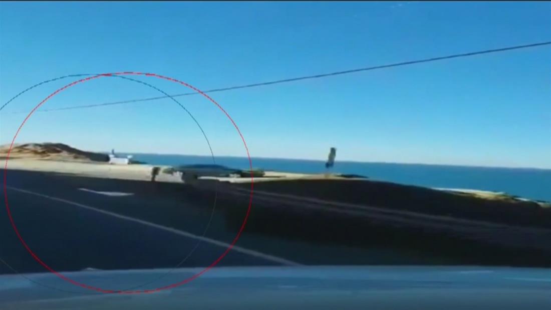 Captan en cámara el momento en que auto cae por un acantilado en California Captan en cámara el momento en que auto cae por un acantilado en California